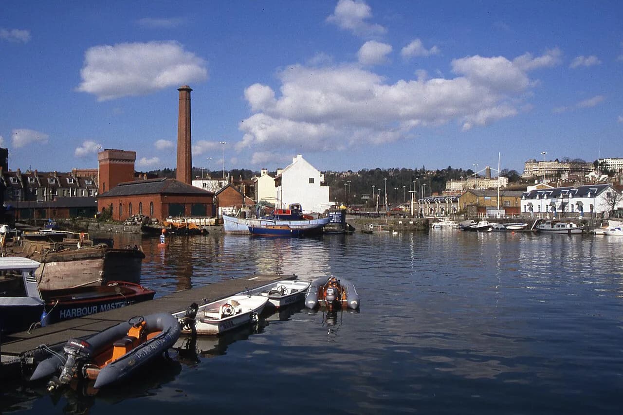 Floating Saunas in Bristol: Harbour Saunas and Cold Dips