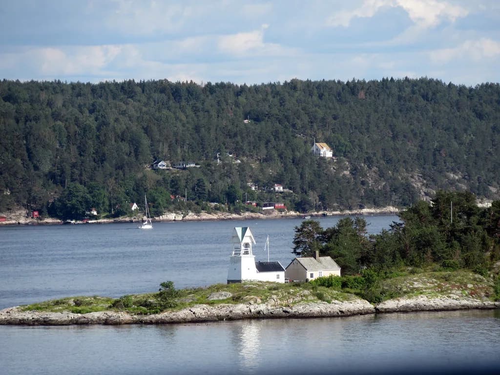 KOK Oslo: Floating Wood-Fired Sauna Guide