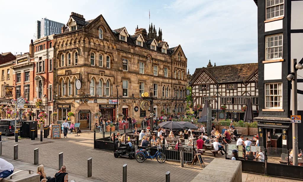 Outdoor Saunas in Manchester: Wood-Fired Saunas and Plunges