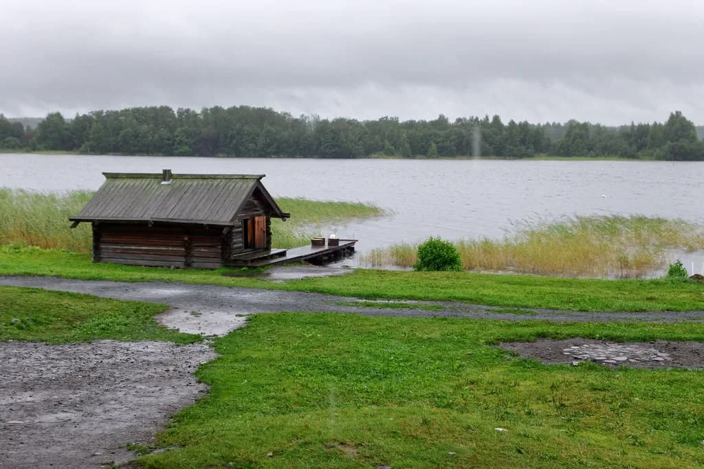 Sauna Culture in Europe: Traditions and Etiquette Guide