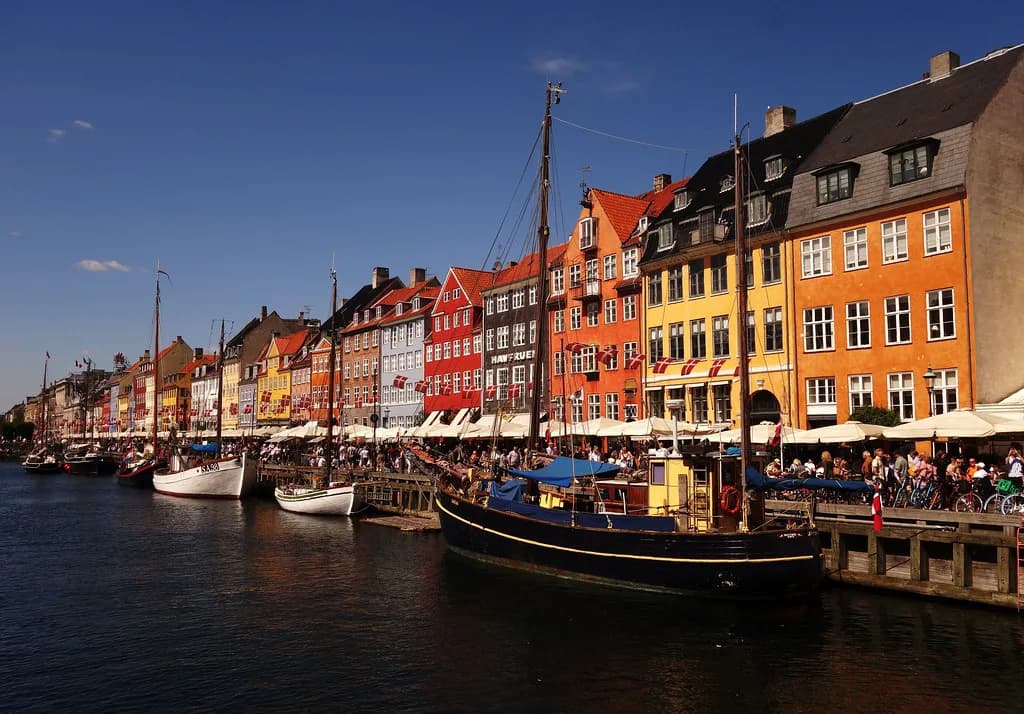 Saunagus: How the Danish Guided Sauna Ritual Works