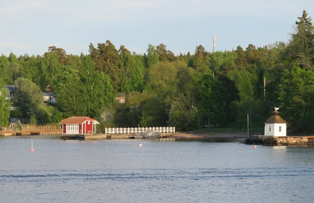Saunas in Sweden: Bathhouses, Floating Saunas and Etiquette