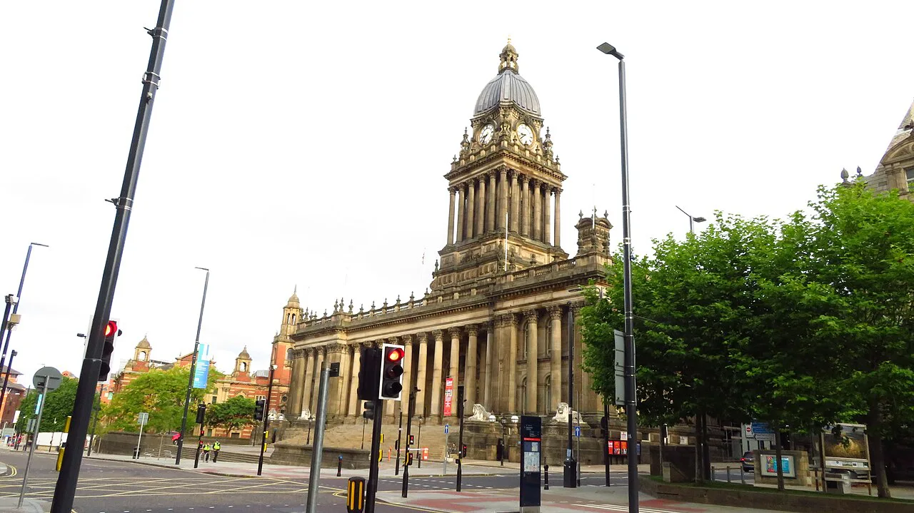 Leeds Town Hall - geograph.org.uk