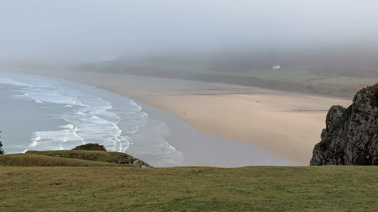 A Misty Rhossili Bay on Boxing Day #Gower