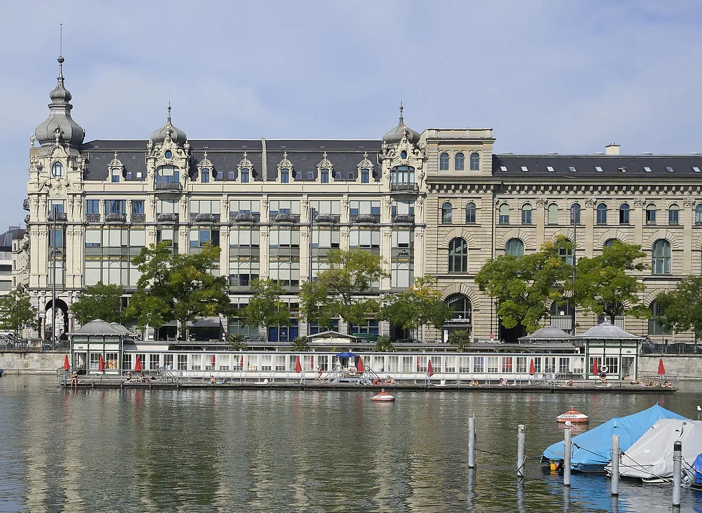 Frauenbad at Stadthausquai, Zurich
